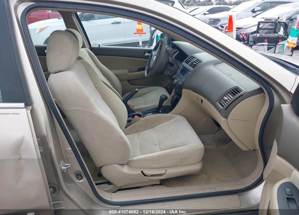 2004 HONDA ACCORD 2.4 LX VIN: 1HGCM56324A016038