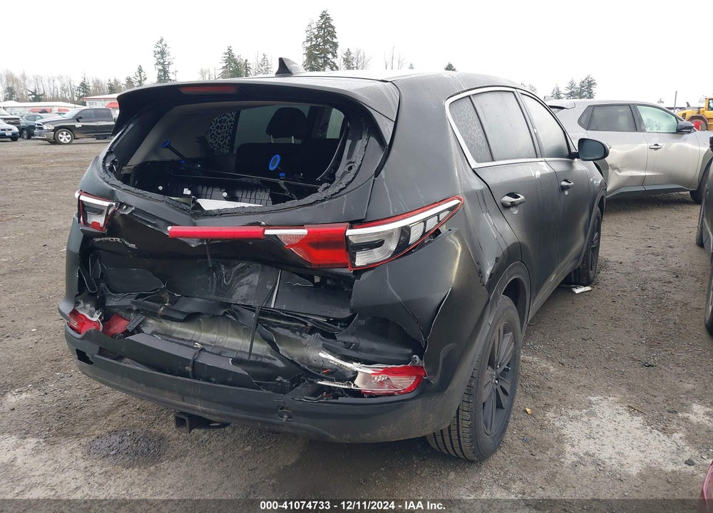 2018 KIA SPORTAGE LX VIN: KNDPMCAC0J7469305