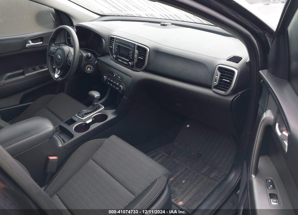2018 KIA SPORTAGE LX VIN: KNDPMCAC0J7469305