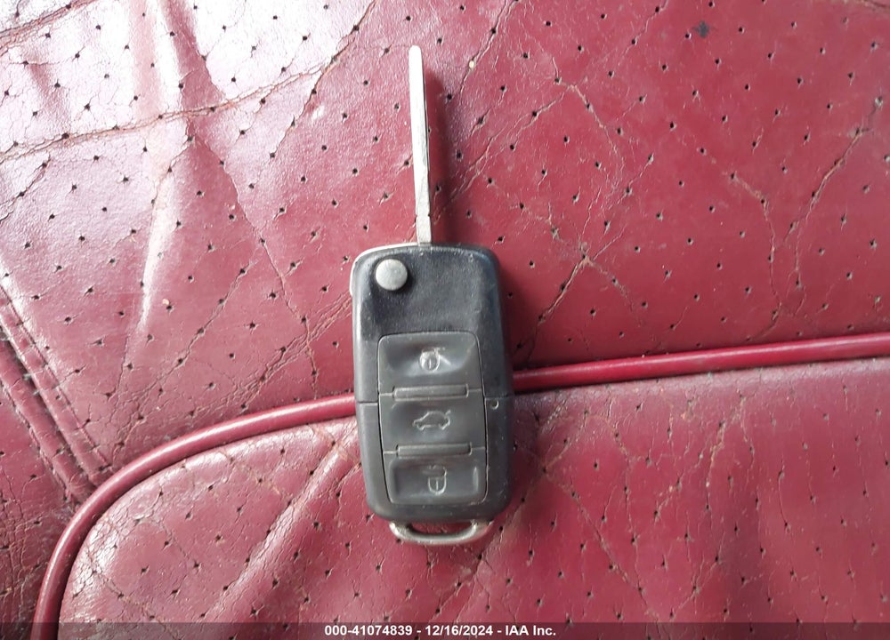 2005 VOLKSWAGEN NEW BEETLE VIN: 3VWCM31Y75M357488