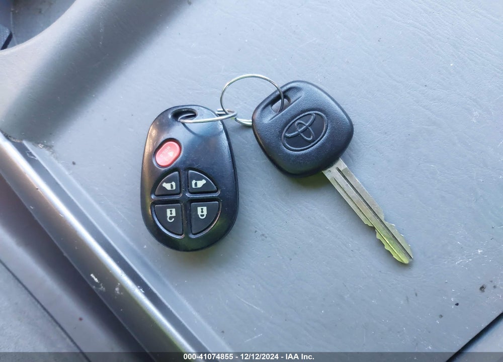 2008 TOYOTA SIENNA LE VIN: 5TDZK23C08S205958