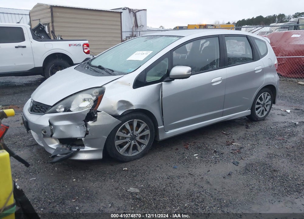 2013 HONDA FIT SPORT VIN: JHMGE8H53DC031910