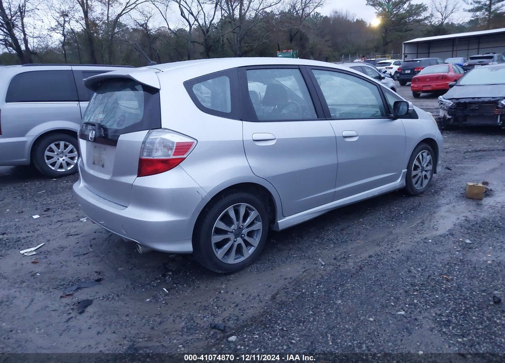 2013 HONDA FIT SPORT VIN: JHMGE8H53DC031910