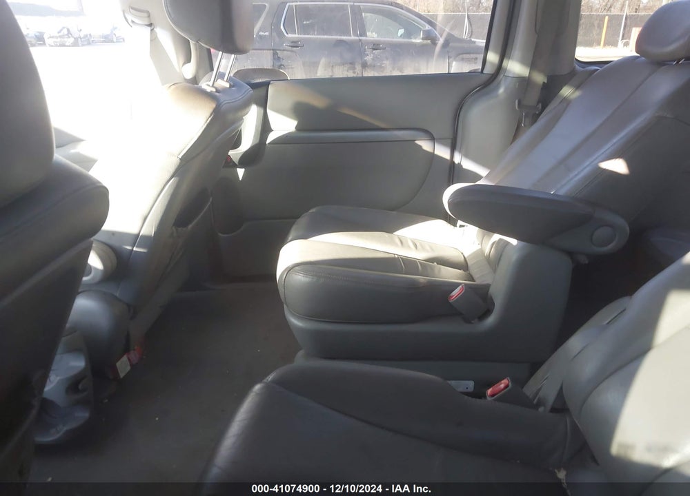2007 HYUNDAI ENTOURAGE GLS/LIMITED/SE VIN: KNDMC233876024273