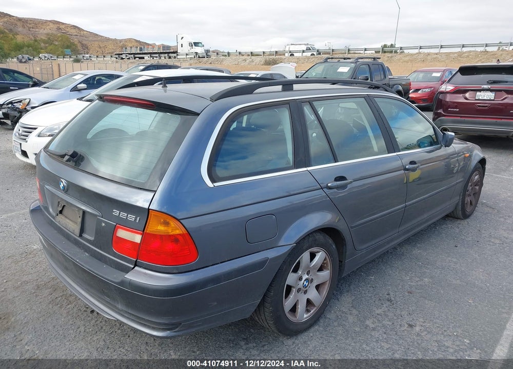 2003 BMW 325IT VIN: WBAAX13483PJ00425
