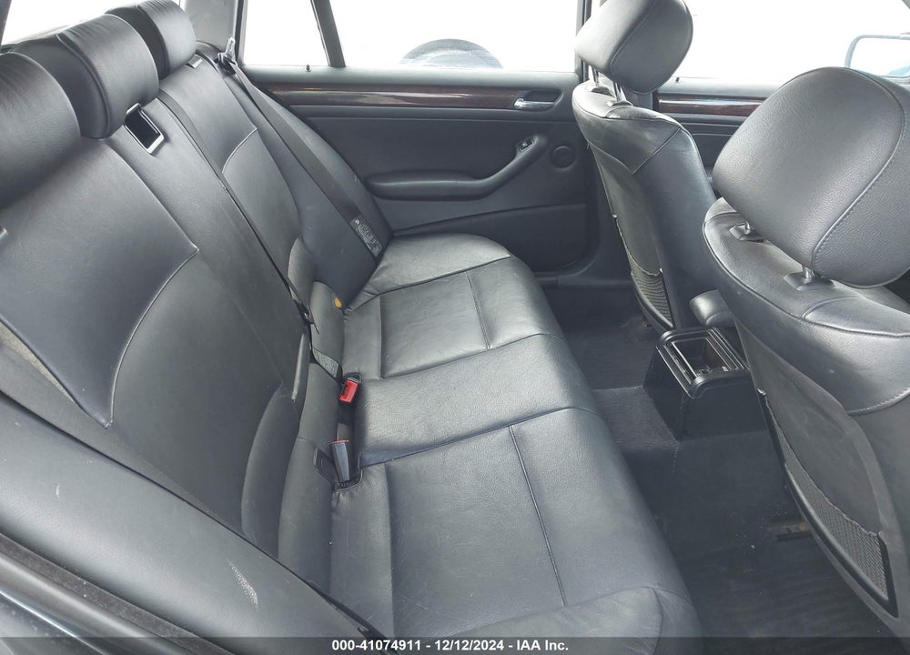 2003 BMW 325IT VIN: WBAAX13483PJ00425