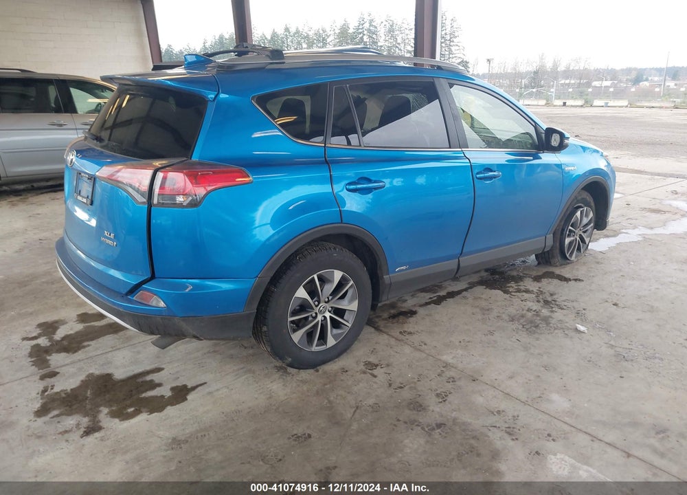 2017 TOYOTA RAV4 HYBRID XLE VIN: JTMRJREV5HD139879