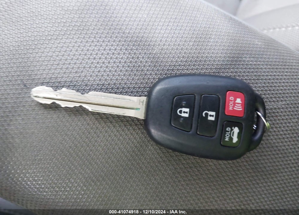 2015 TOYOTA COROLLA LE VIN: 5YFBURHE8FP221863