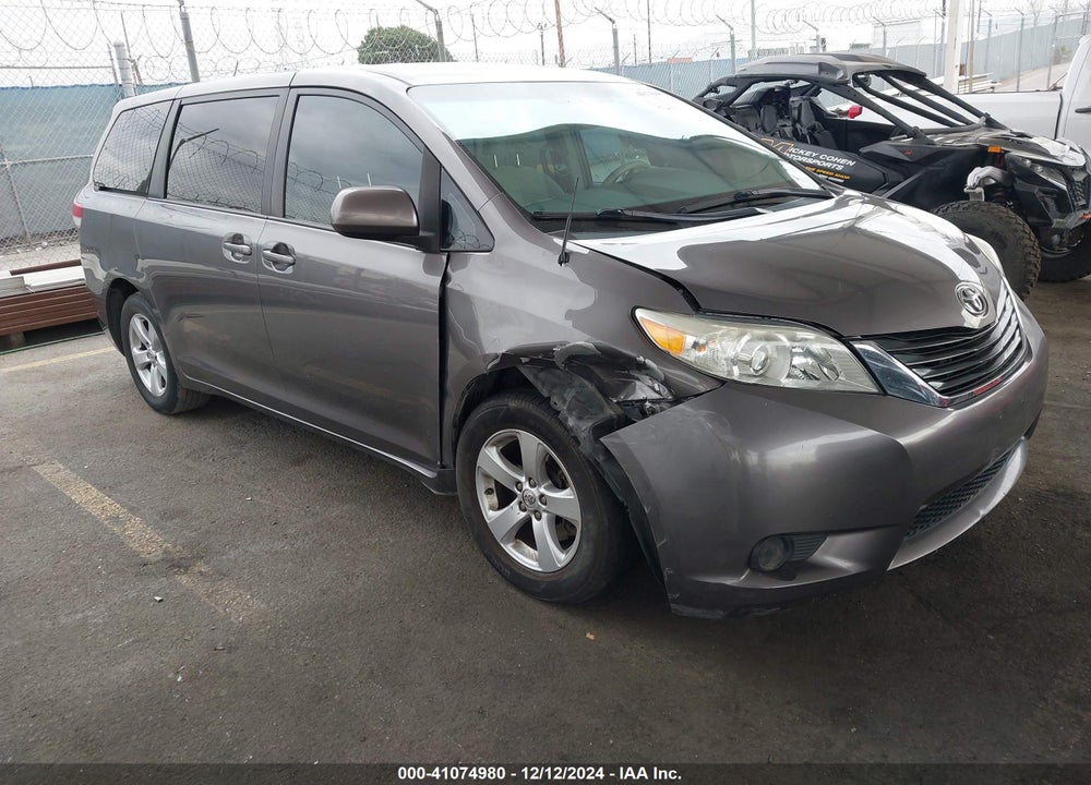 2014 TOYOTA SIENNA LE V6 7 PASSENGER AUTO ACCESS SEAT/LE V6 7 PASSENGER MOBILITY/LE V6 8 PASSENGER VIN: 5TDKK3DC3ES438086