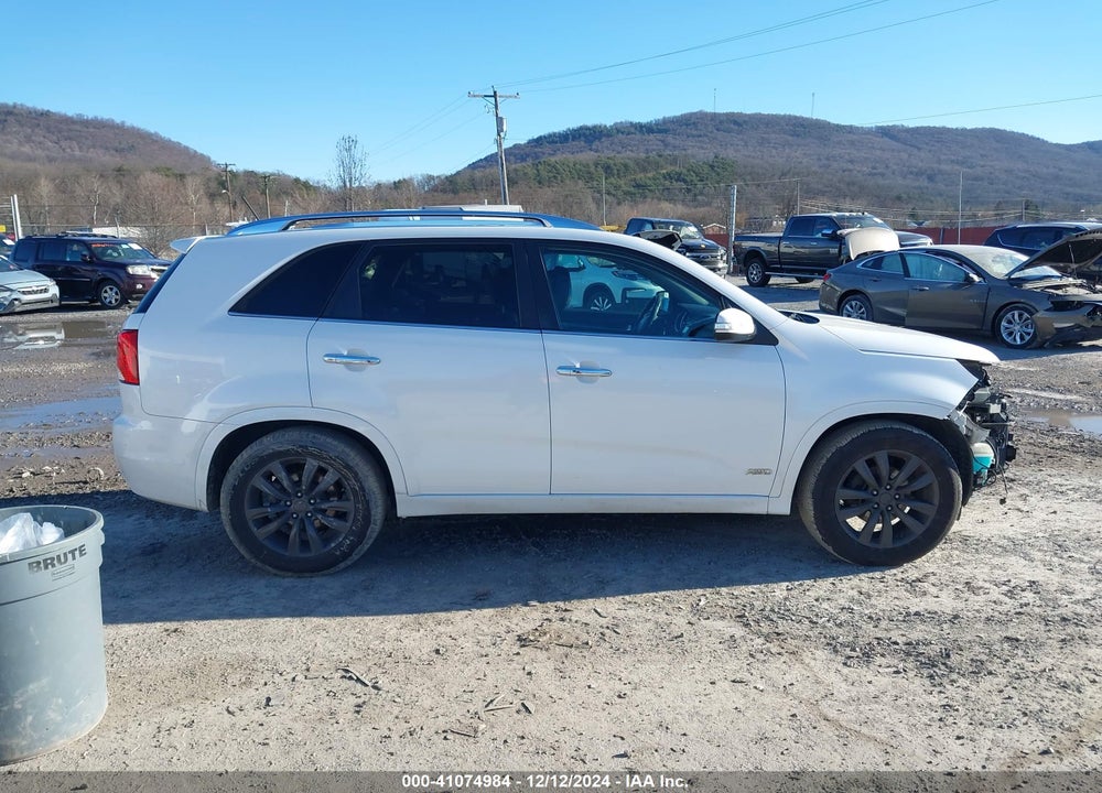 2011 KIA SORENTO SX V6 VIN: 5XYKWDA25BG162430