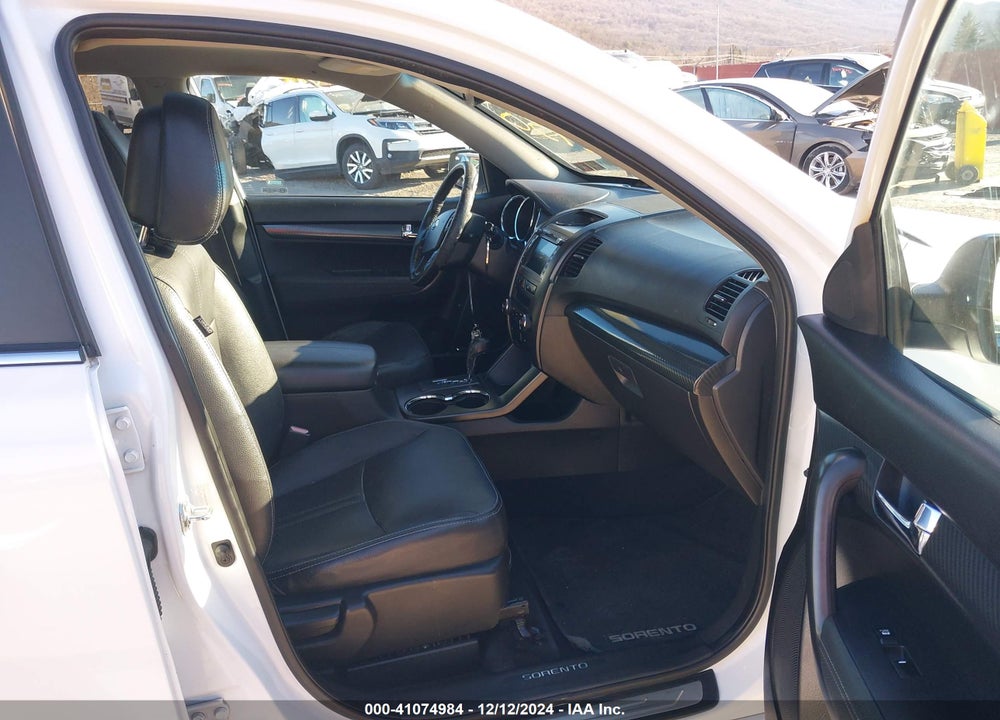 2011 KIA SORENTO SX V6 VIN: 5XYKWDA25BG162430