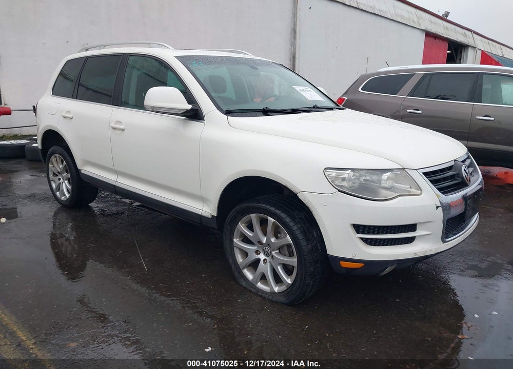 2009 VOLKSWAGEN TOUAREG 2 V6 TDI VIN: WVGFM77L99D037105