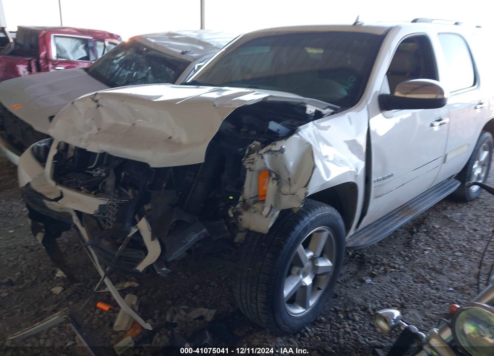 2011 CHEVROLET TAHOE LS VIN: 1GNSCAE06BR268913