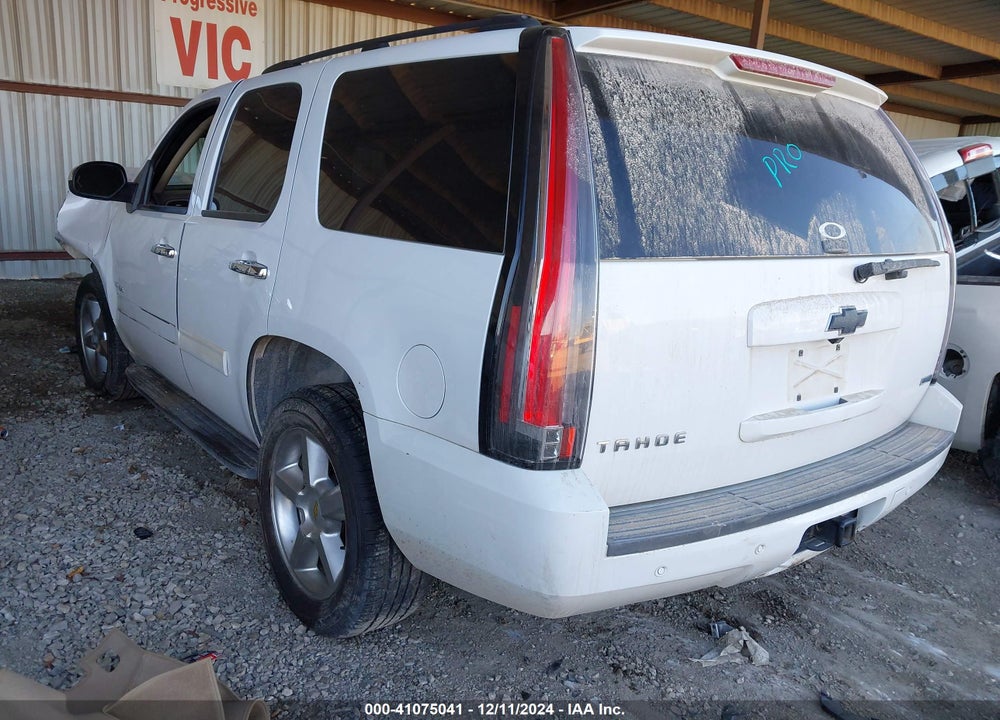 2011 CHEVROLET TAHOE LS VIN: 1GNSCAE06BR268913