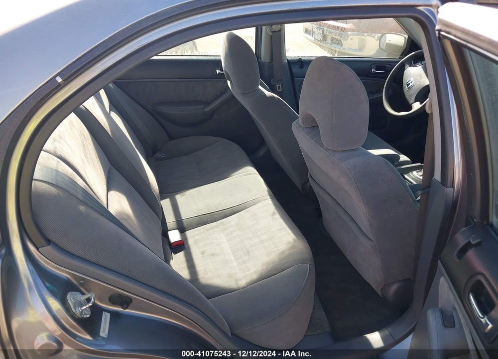 2005 HONDA CIVIC LX VIN: 2HGES16565H634295