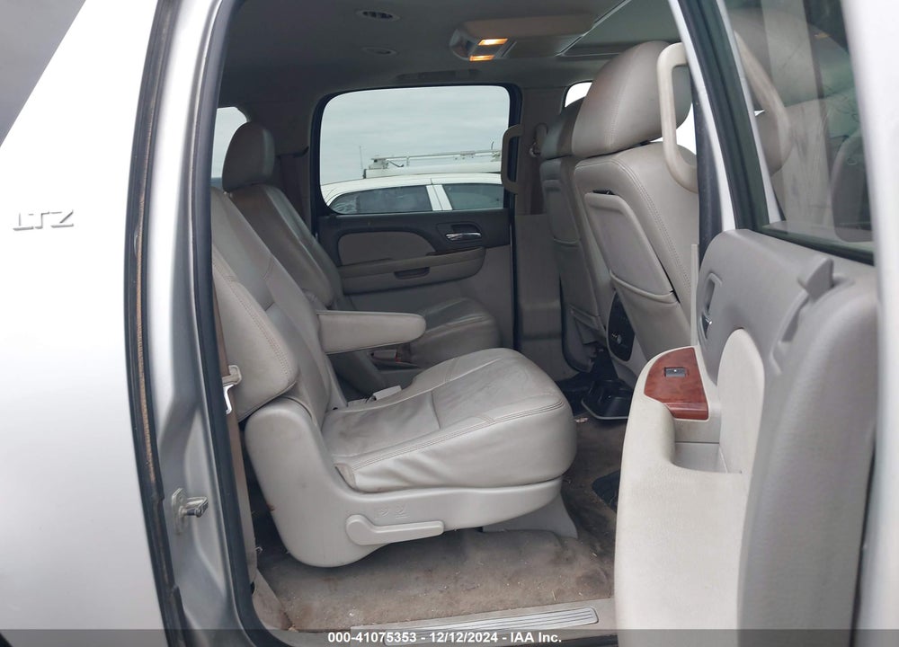2011 CHEVROLET SUBURBAN 1500 LTZ VIN: 1GNSCKE01BR196931