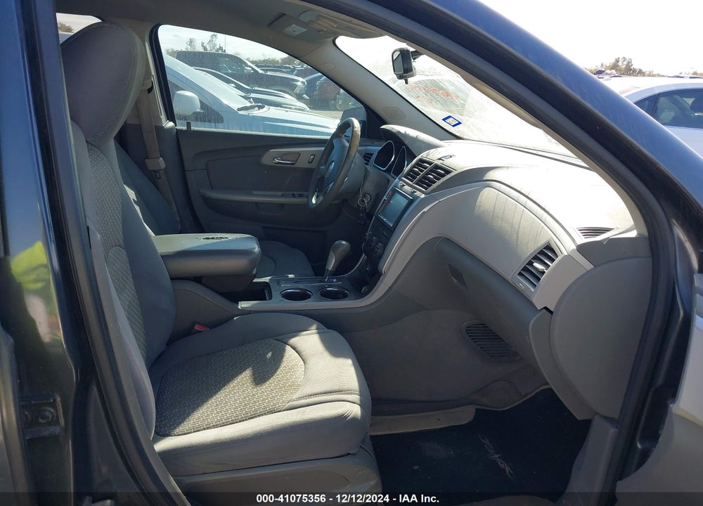 2011 CHEVROLET TRAVERSE LS VIN: 1GNKVEED4BJ195009