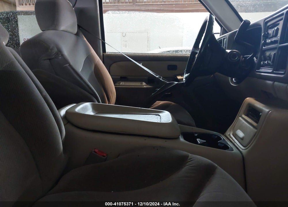 2002 GMC YUKON SLE VIN: 1GKEC13V92R174629