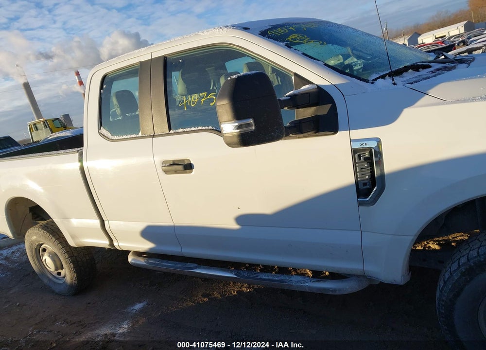 2017 FORD F-250 XL VIN: 1FT7X2B63HEB93640