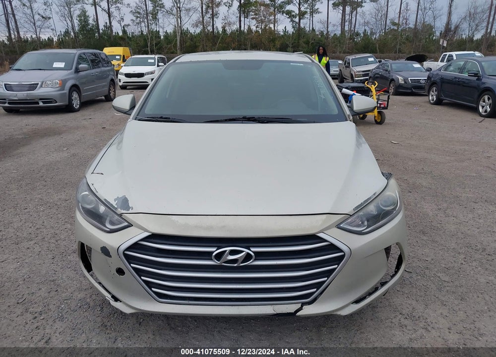 2018 HYUNDAI ELANTRA SE VIN: 5NPD74LF2JH260991