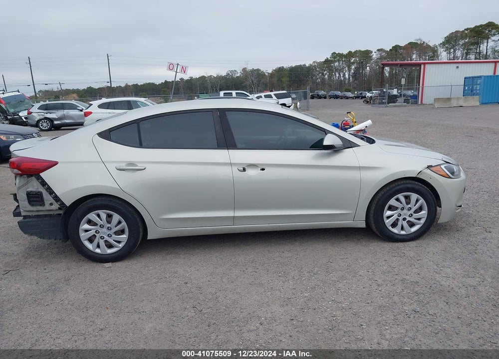 2018 HYUNDAI ELANTRA SE VIN: 5NPD74LF2JH260991