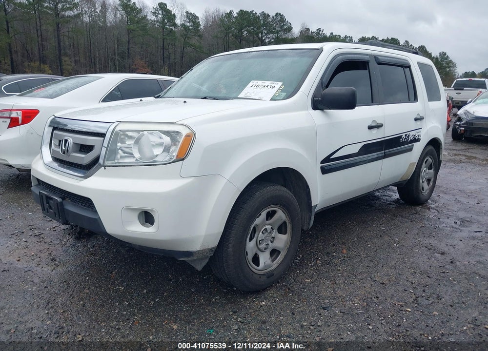 2011 HONDA PILOT LX VIN: 5FNYF3H2XBB038123