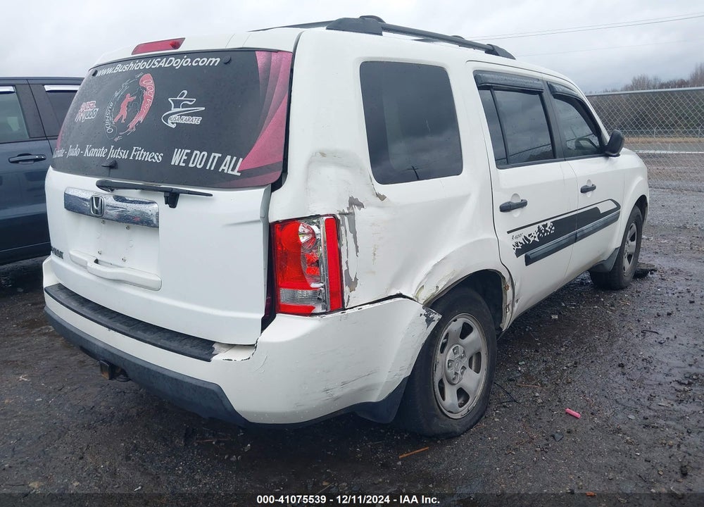 2011 HONDA PILOT LX VIN: 5FNYF3H2XBB038123