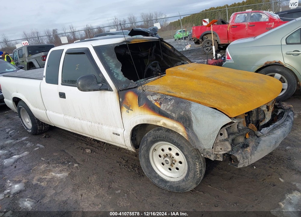 1995 CHEVROLET S TRUCK S10 VIN: 1GCCS1949S8260291