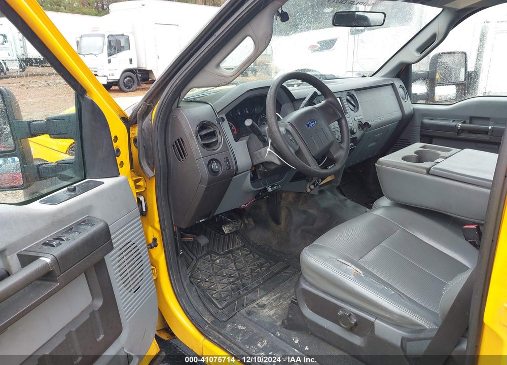2011 FORD F-350 CHASSIS XL VIN: 1FD8W3G66BEC71191