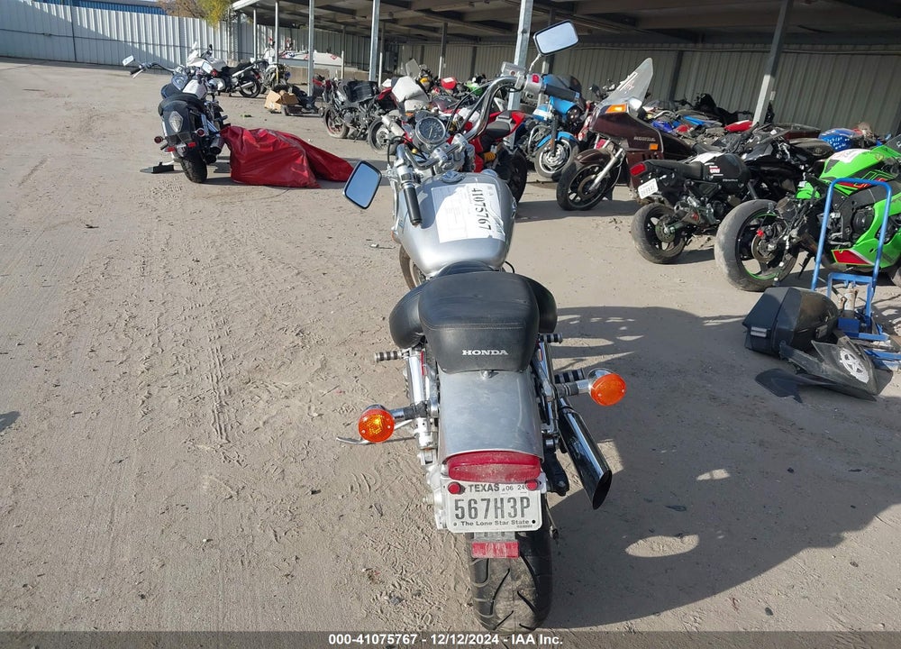2007 HONDA VT1100 C VIN: 1HFSC18027A102100