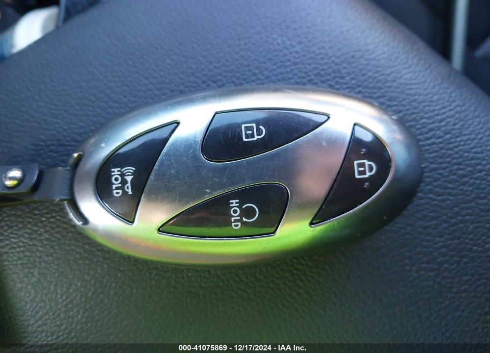 2024 HYUNDAI ELANTRA VIN: KMHLP4DGXRU660913