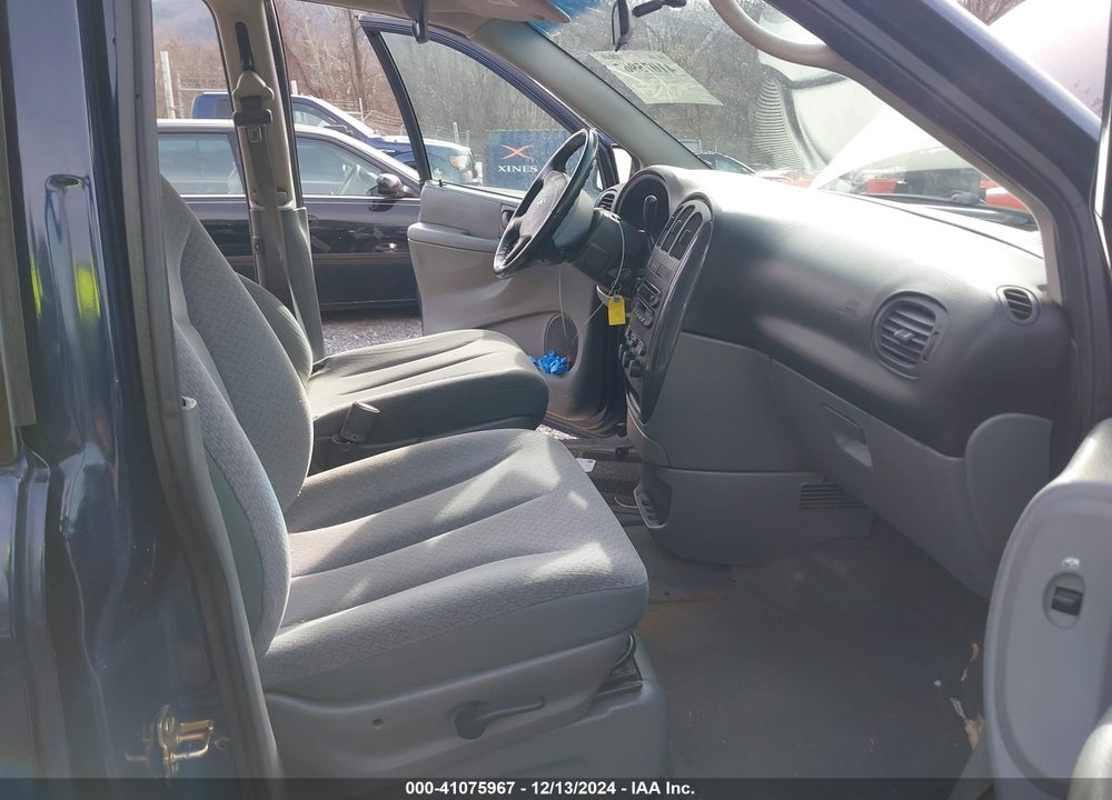 2005 DODGE GRAND CARAVAN SXT VIN: 2D4GP44L05R562048