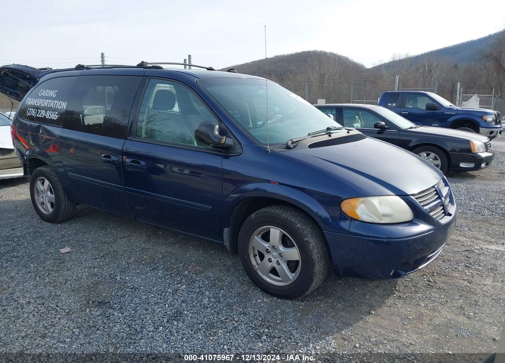 2005 DODGE GRAND CARAVAN SXT VIN: 2D4GP44L05R562048