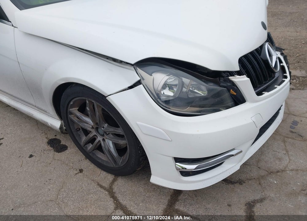 2014 MERCEDES-BENZ C 300 LUXURY 4MATIC/SPORT 4MATIC VIN: WDDGF8AB8EG179145