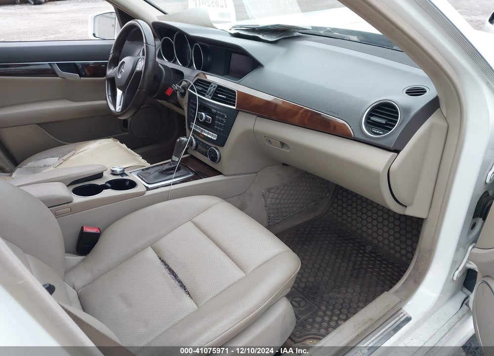 2014 MERCEDES-BENZ C 300 LUXURY 4MATIC/SPORT 4MATIC VIN: WDDGF8AB8EG179145