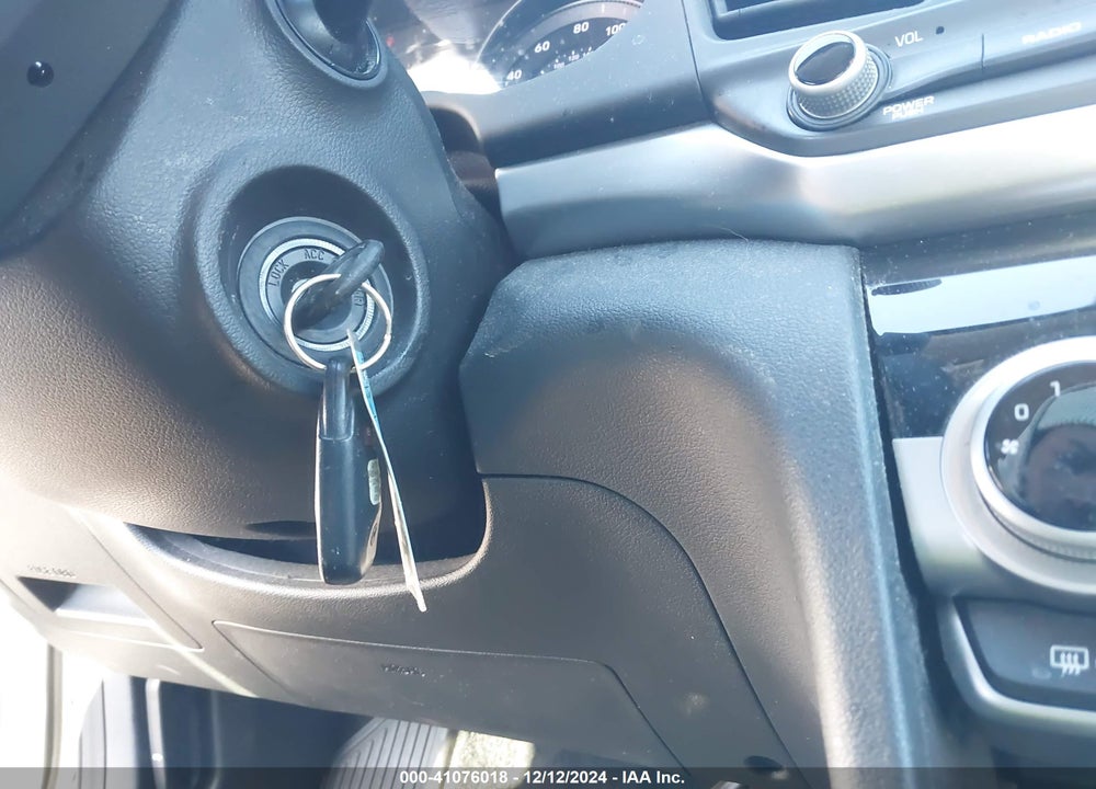 2019 HYUNDAI ELANTRA VIN: 5NPD74LF6KH449063