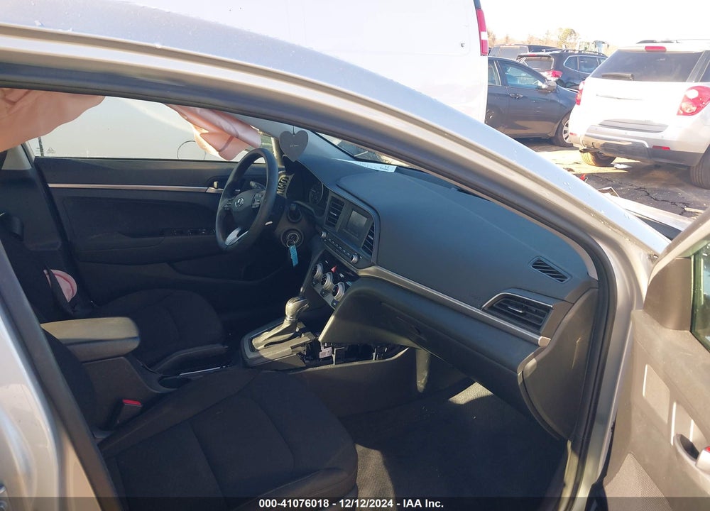 2019 HYUNDAI ELANTRA VIN: 5NPD74LF6KH449063