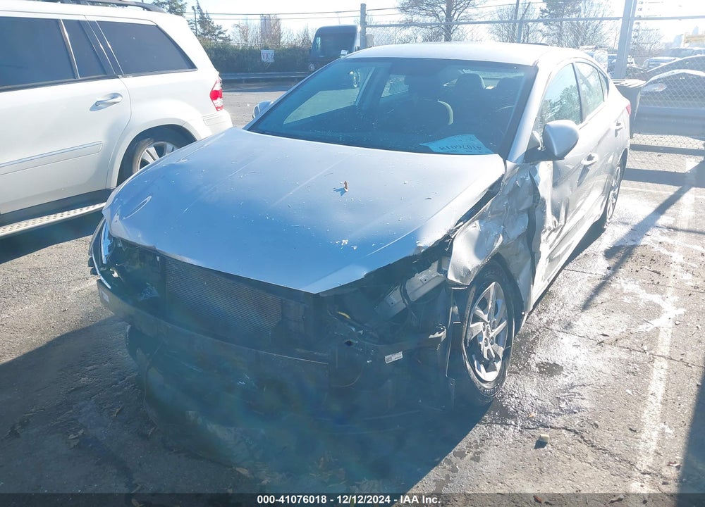 2019 HYUNDAI ELANTRA VIN: 5NPD74LF6KH449063
