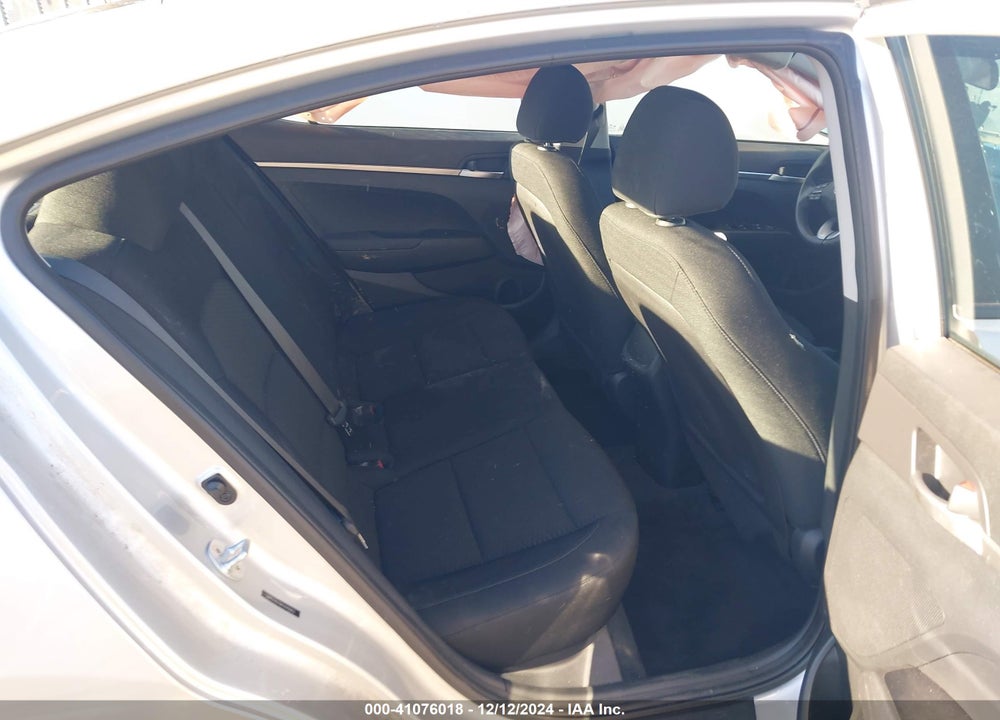 2019 HYUNDAI ELANTRA VIN: 5NPD74LF6KH449063