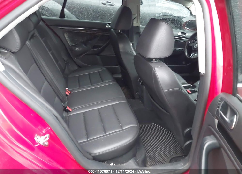 2010 VOLKSWAGEN JETTA SE VIN: 3VWRZ7AJ5AM015022