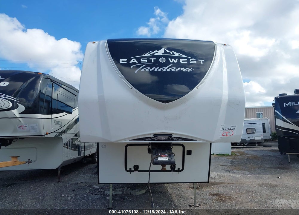 2021 FOREST RIVER TANDERA TRAVEL TRAILER VIN: 5ZT3TD4B8M9010184