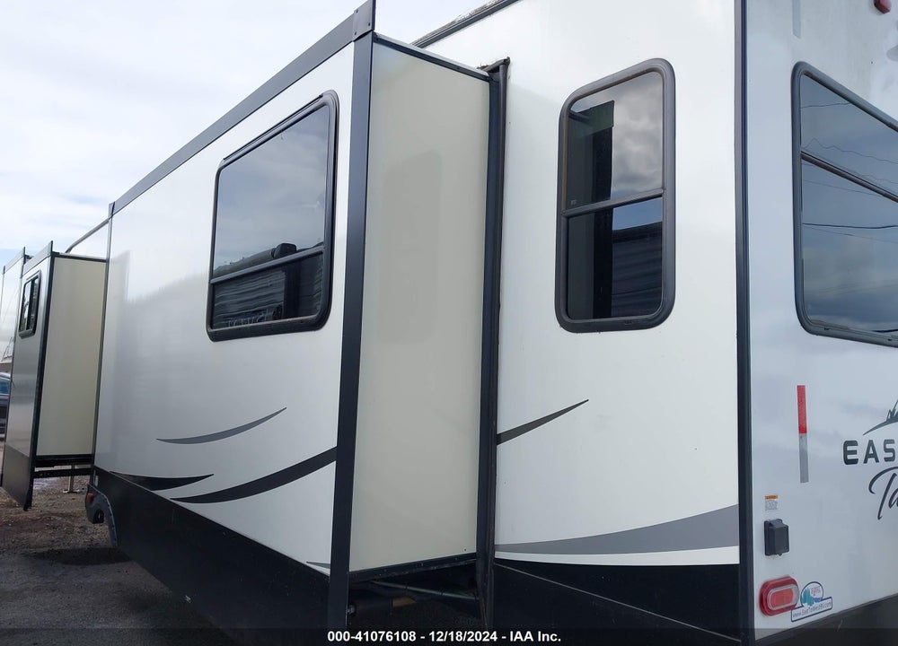 2021 FOREST RIVER TANDERA TRAVEL TRAILER VIN: 5ZT3TD4B8M9010184