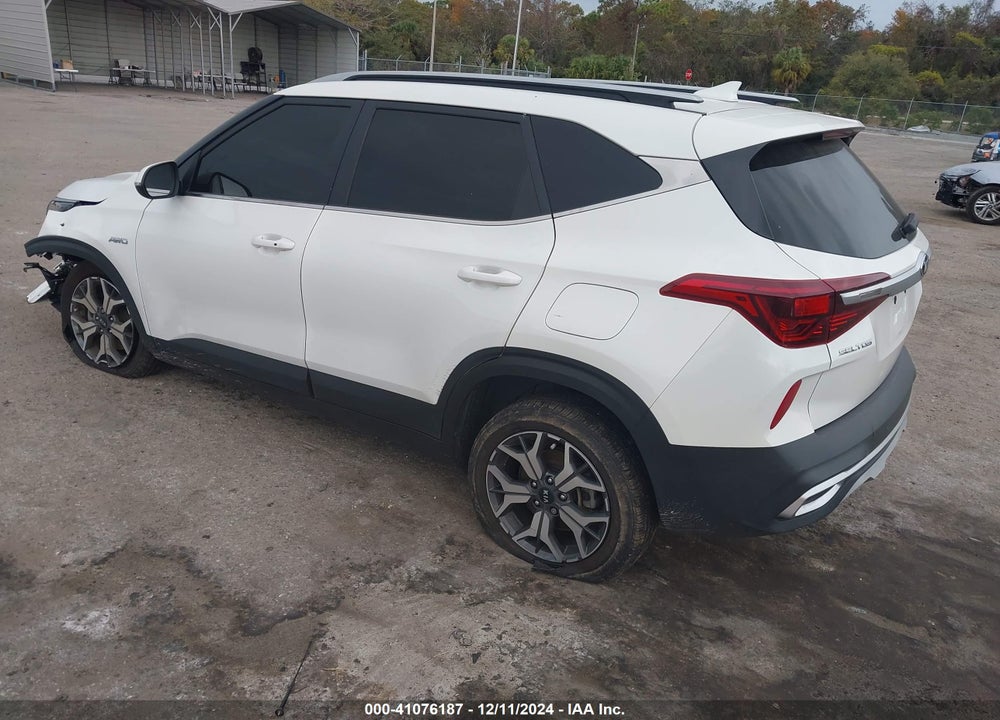 2021 KIA SELTOS EX VIN: KNDERCAAXM7122527