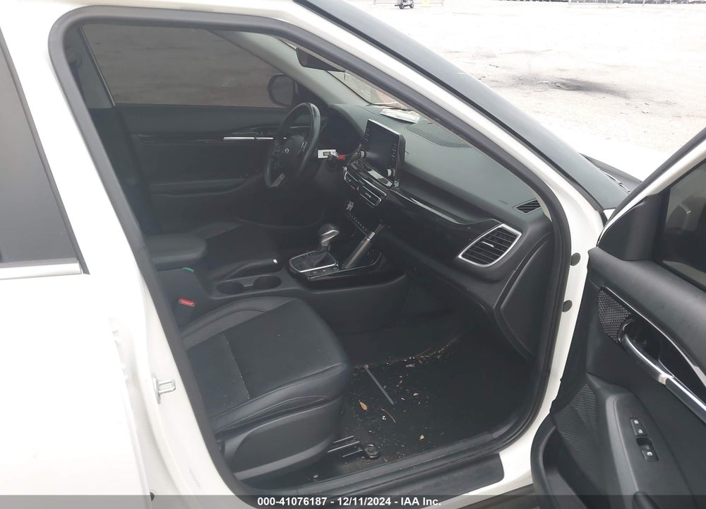 2021 KIA SELTOS EX VIN: KNDERCAAXM7122527