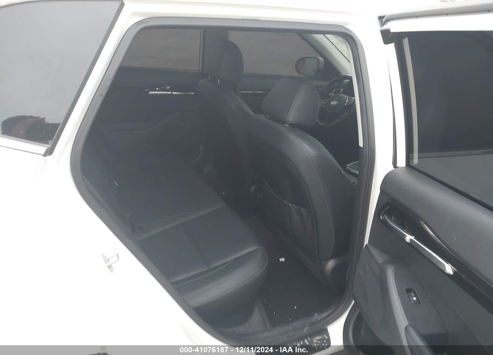 2021 KIA SELTOS EX VIN: KNDERCAAXM7122527