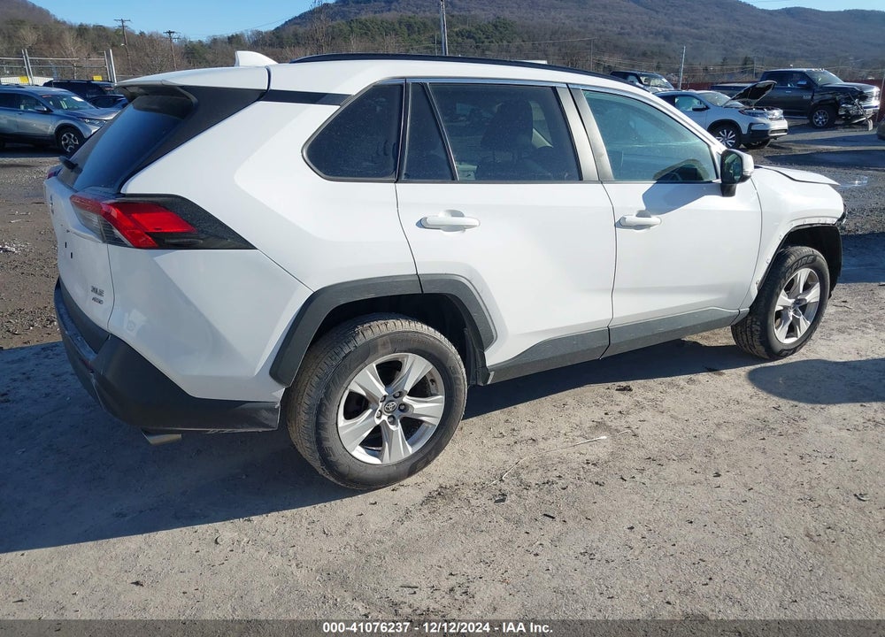 2021 TOYOTA RAV4 XLE VIN: 2T3P1RFV0MW202860