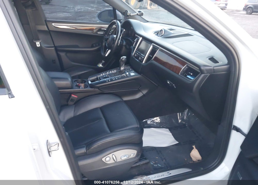 2015 PORSCHE MACAN S VIN: WP1AB2A53FLB53319