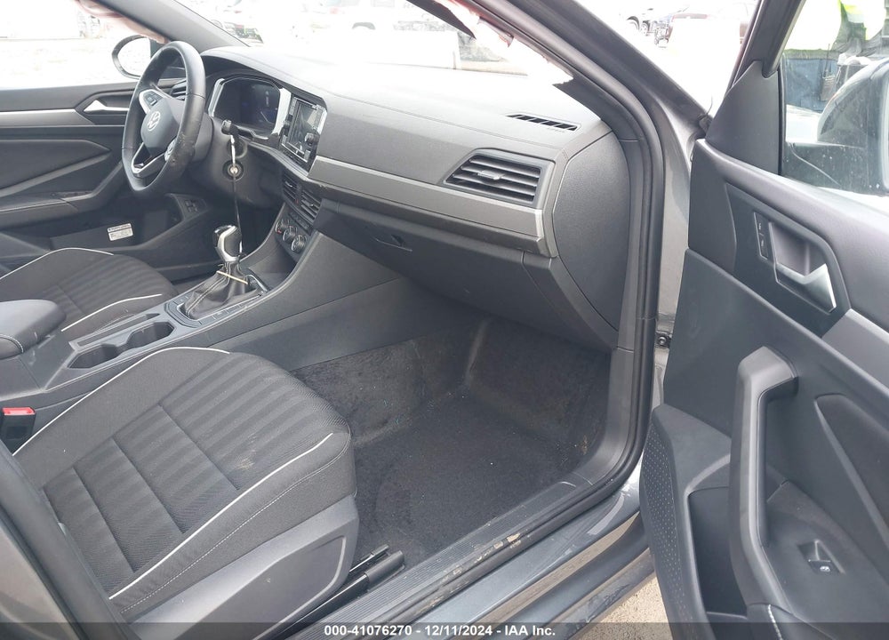 2024 VOLKSWAGEN JETTA VIN: 3VWAM7BU8RM008744