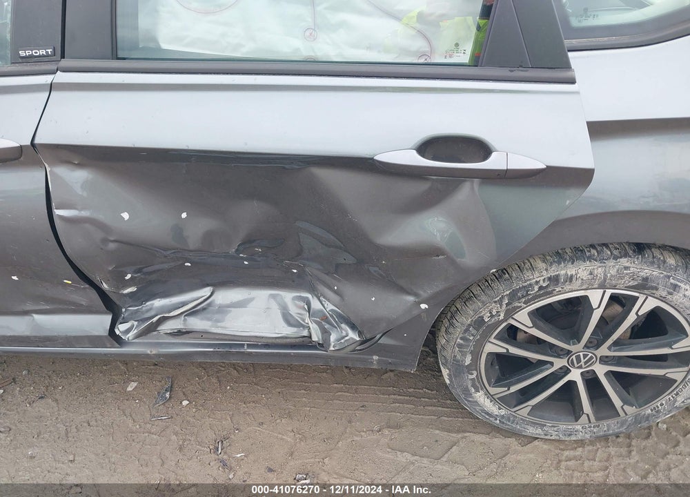 2024 VOLKSWAGEN JETTA VIN: 3VWAM7BU8RM008744