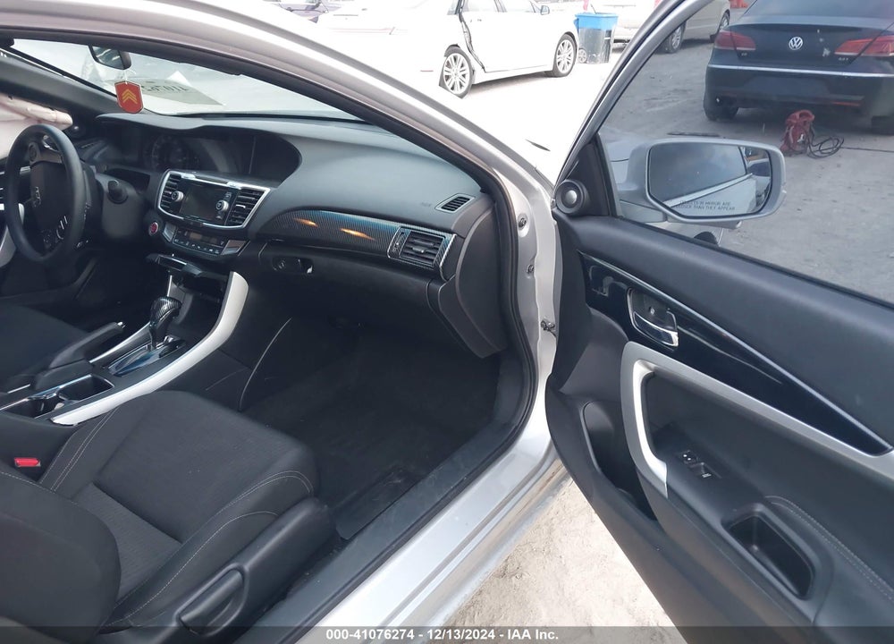 2015 HONDA ACCORD EX VIN: 1HGCT1B71FA009184
